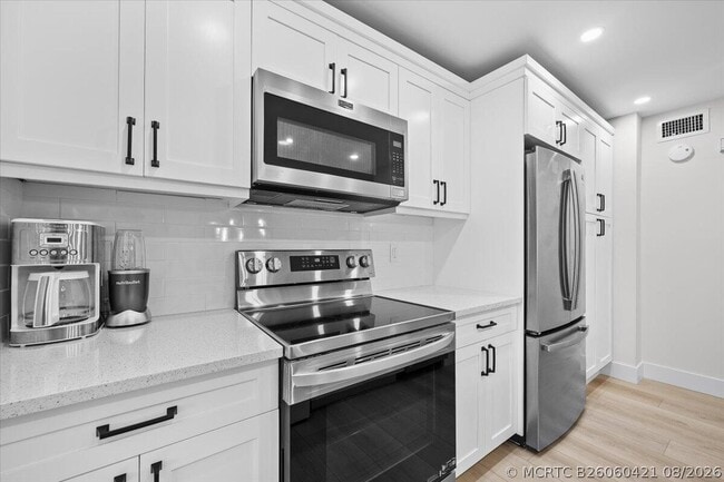 Building Photo - 221 Brackenwood Terrace