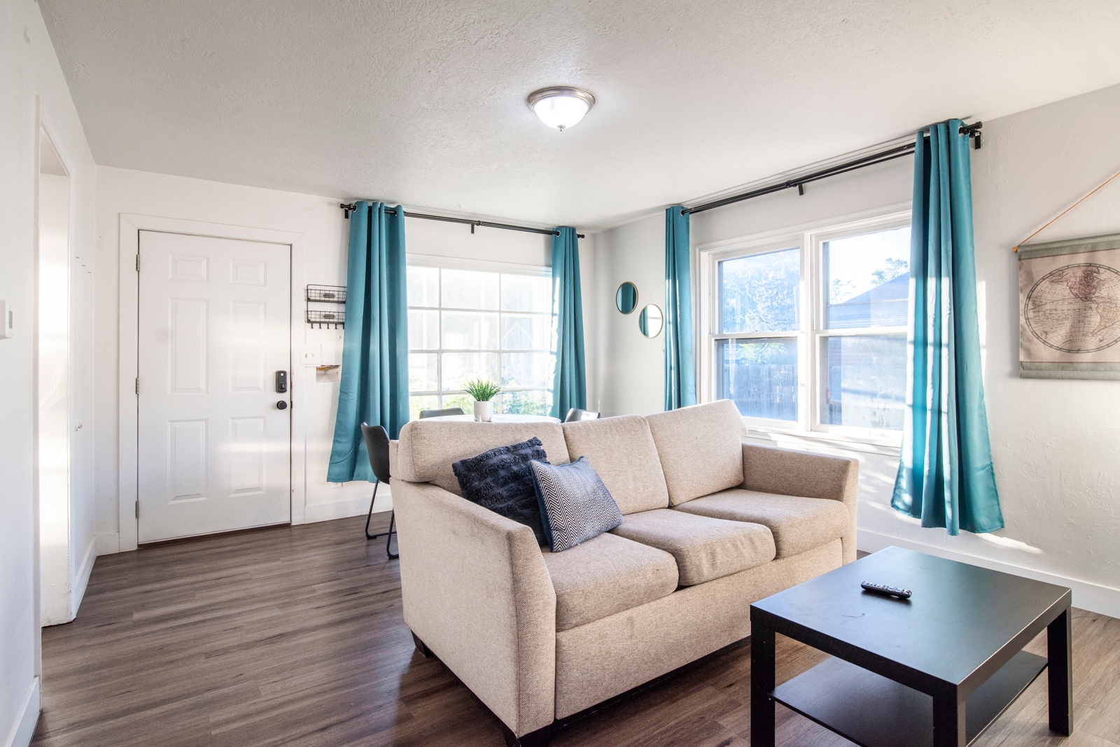 Building Photo - 1895 S 200 E