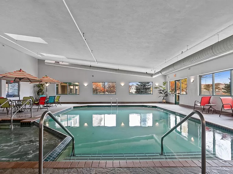 Building Photo - 400 N Richmond St