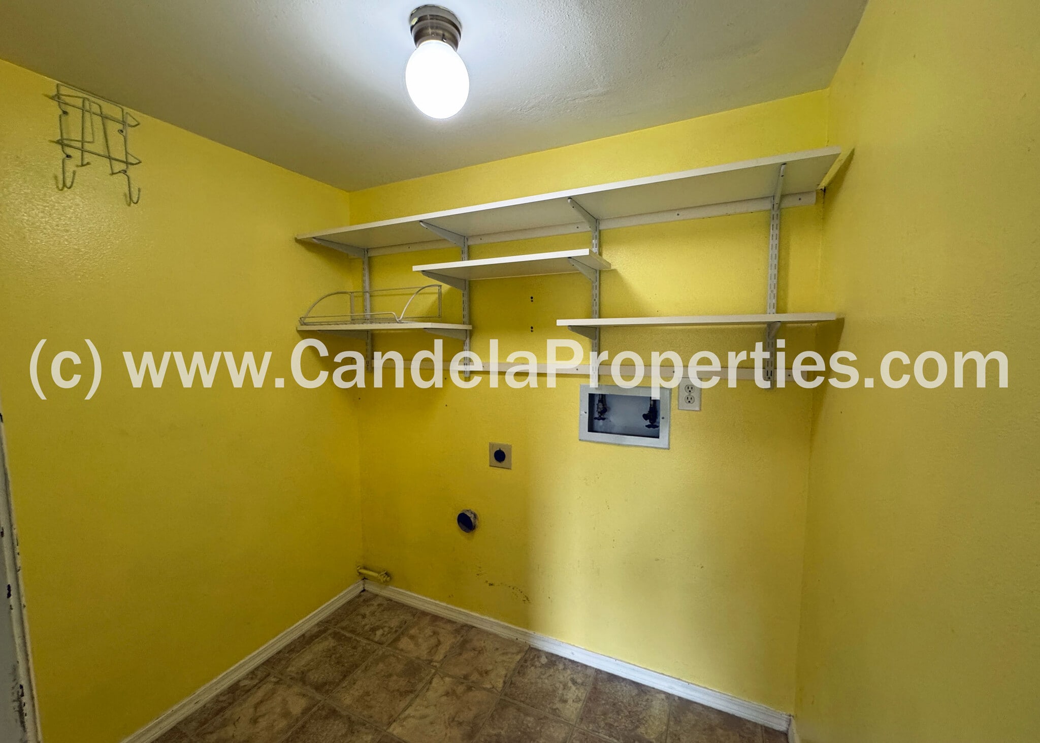 Building Photo - 8038 Horizon Dr