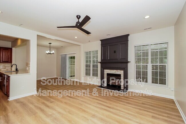Building Photo - 10310 Blakeney Preserve Dr