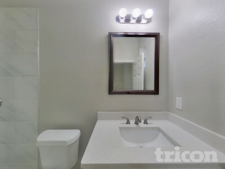 Building Photo - 9021 Riverview Dr