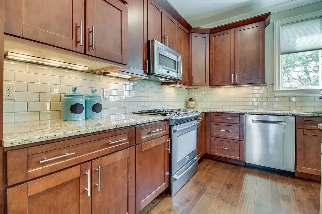 Kitchen - 823 Knox Ave