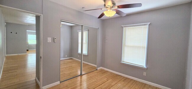 Building Photo - Mahncke Park! 1-Bedroom in 4-Plex near Ft ...