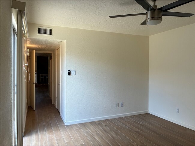 Building Photo - 6401 Deihl Rd