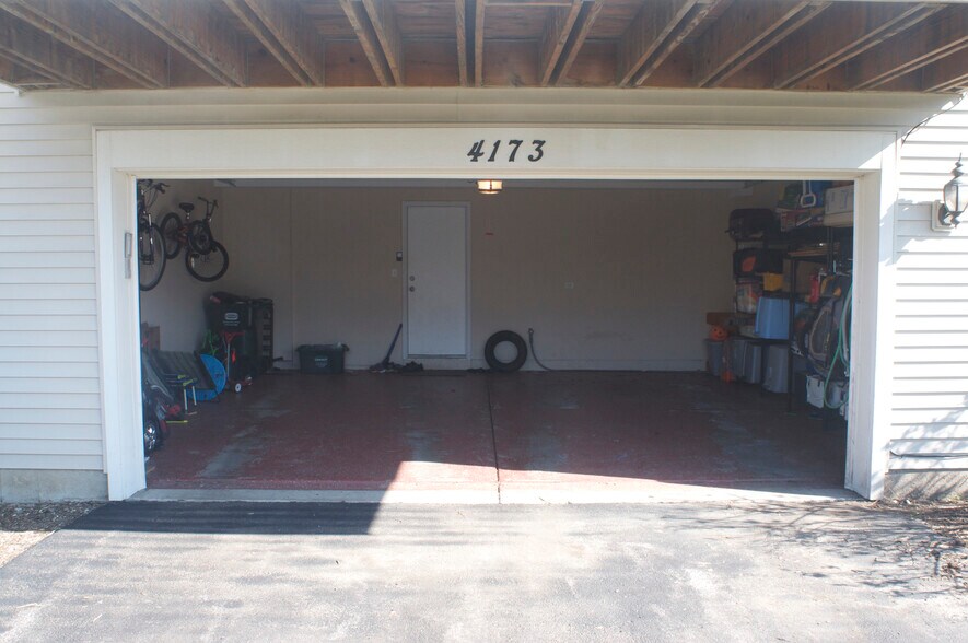 2 car Garage - 4173 Milford Ln