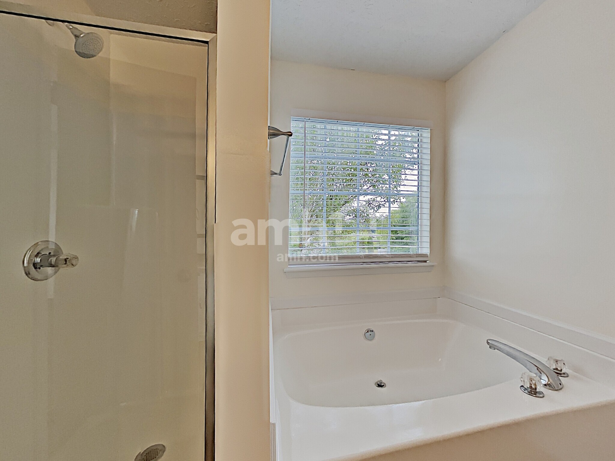 Building Photo - 2925 Hampton Valley Dr SE