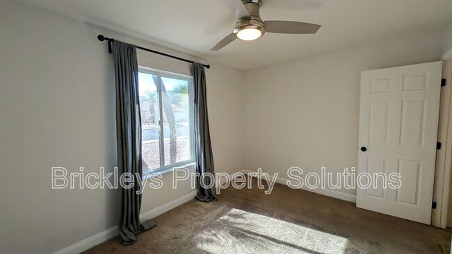 Building Photo - 2029 S Nina Cir
