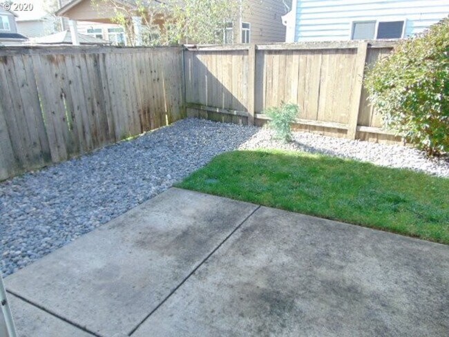 Building Photo - Beautiful 4 Bedroom Home with 2.5 Baths lo...