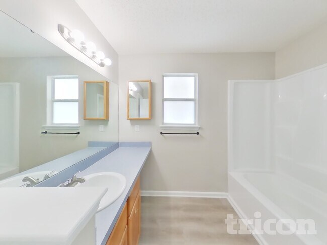 Building Photo - 1940 Hunters Trace Cir