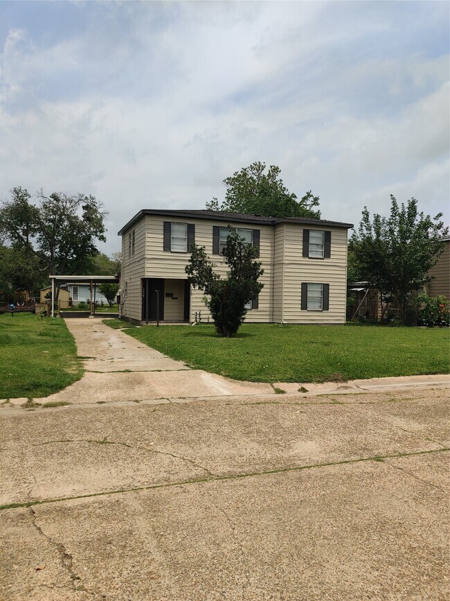 Building Photo - 1208 7th Ave N