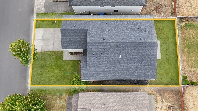 Building Photo - Spacious 5-Bedroom Home in Prime Yelm Loca...