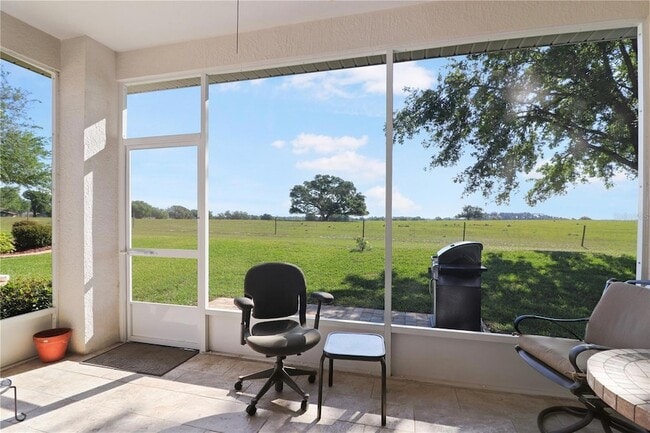 Building Photo - 20846 Queen Alexandra Dr