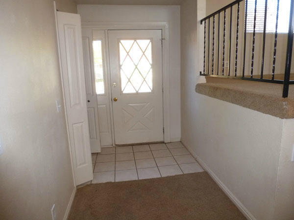 Building Photo - 4 bedroom home  - Dog Friendly!