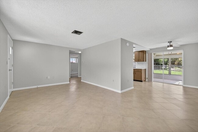 Building Photo - 7725 Summertree Ln