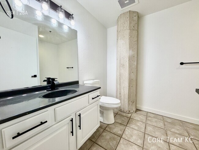 Building Photo - 934 Broadway Blvd