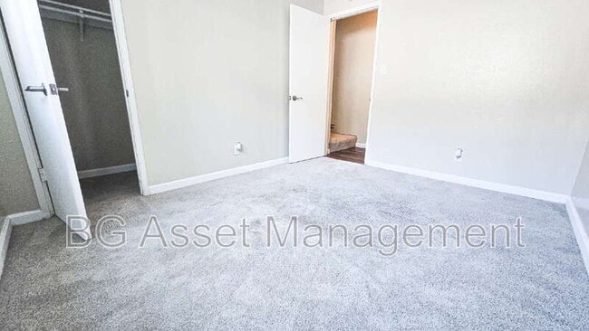 Building Photo - 112 Avian Dr
