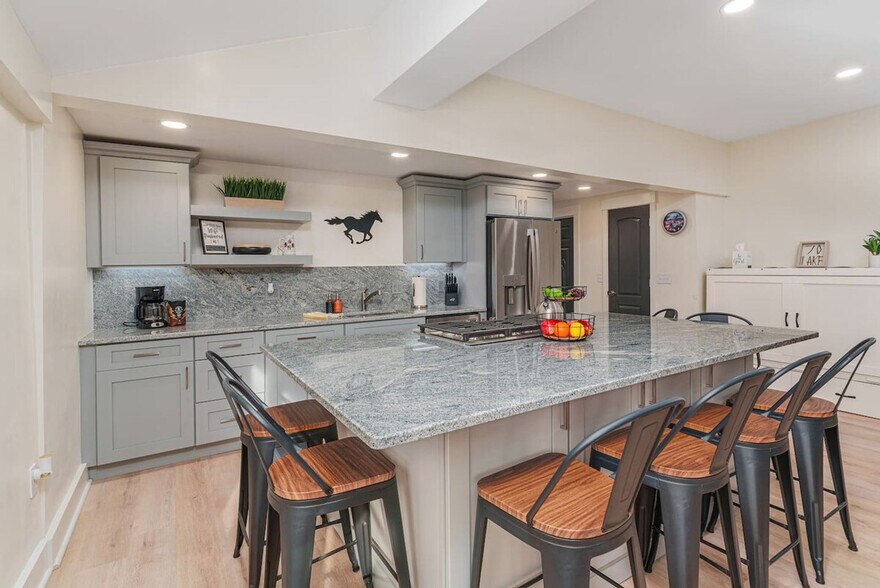 Building Photo - 70 Lake Ave