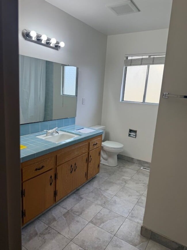 Building Photo - Large Three bedroom two bath home walking distance to downtown Monterey, DLI, MIIS and the Warf