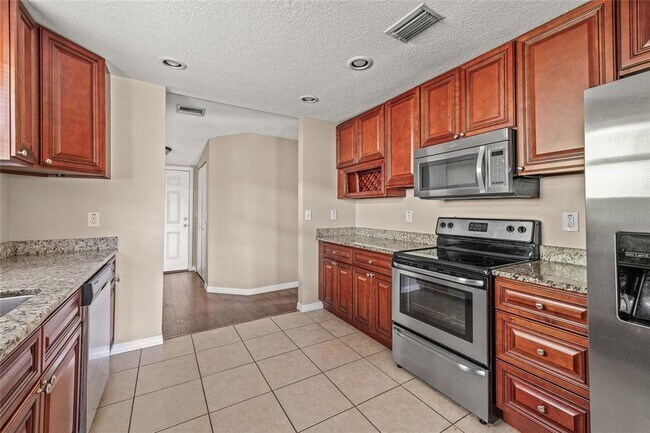 Building Photo - 2501 W Gray St