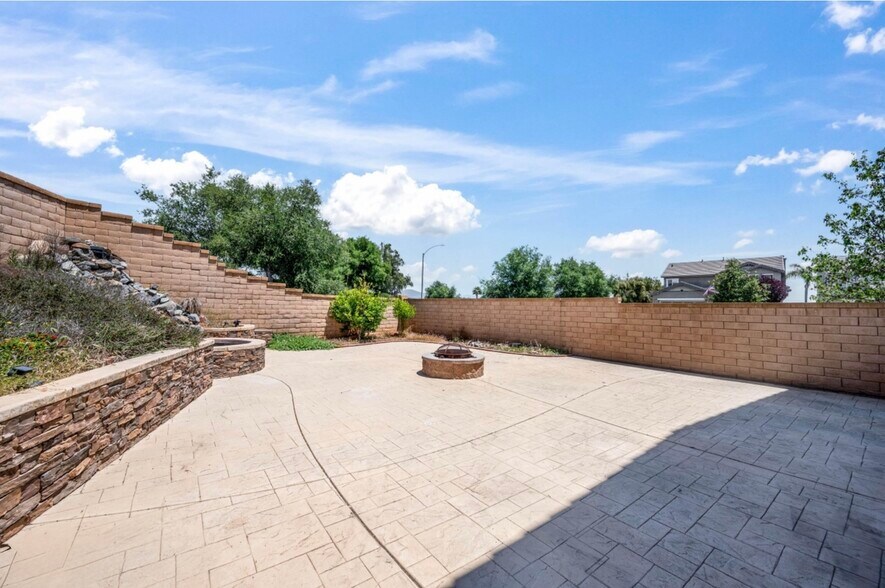 Building Photo - 29734 Big Dipper Way