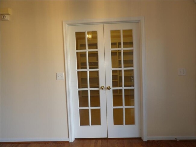 Building Photo - 10201 Hartwood Ct