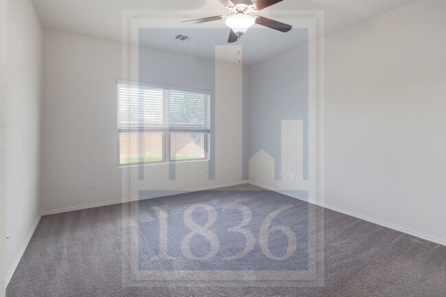 Building Photo - 1040 Chad Lp