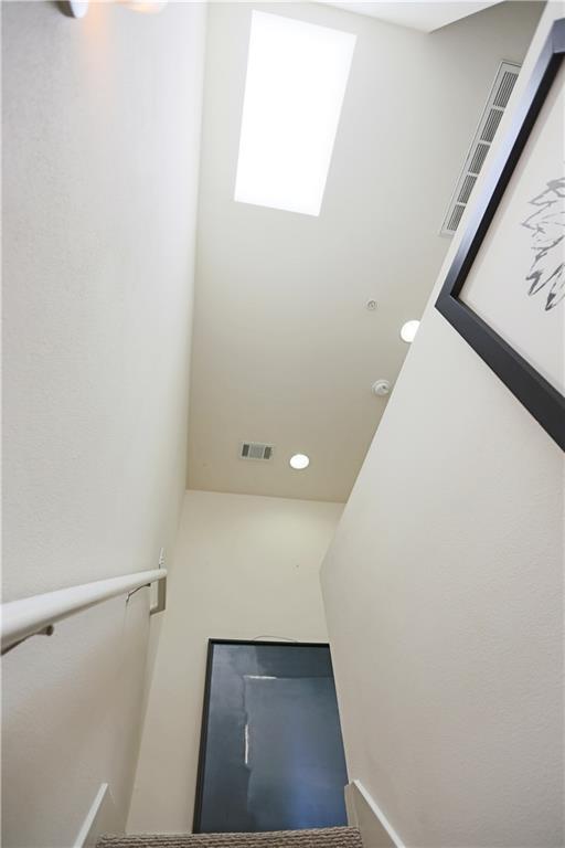 Building Photo - 711 W 32nd St