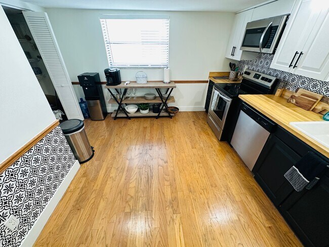 Building Photo - 12274 1st St W