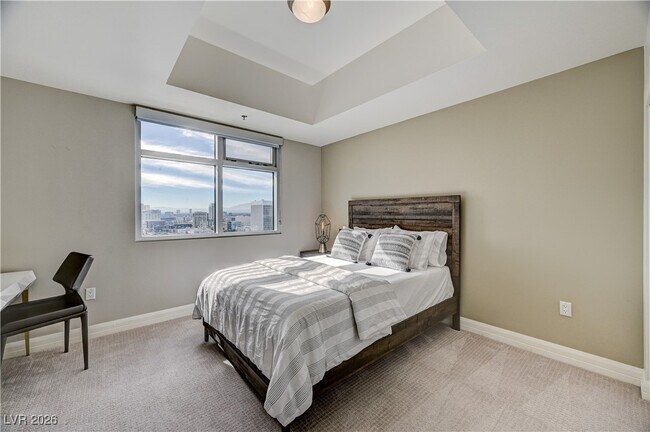 Building Photo - 150 S Las Vegas Blvd