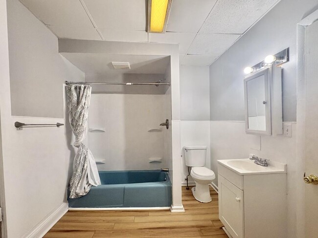 Building Photo - 181 Lincoln St