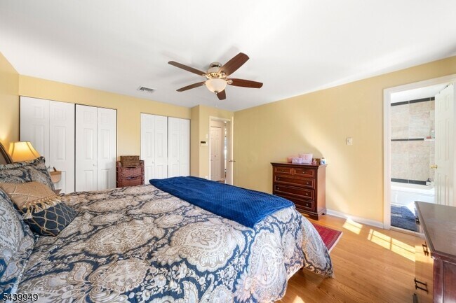 Building Photo - 32 Montville Ave