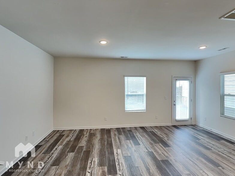 Building Photo - 122b Fosters Gln Pl