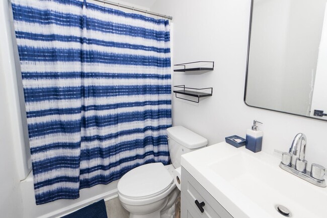 Building Photo - 4 Bedroom 2.5 Bath House in Woodland Lakes - Goose Creek