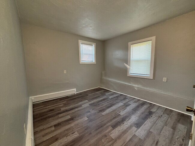 Building Photo - 55 Bouton St