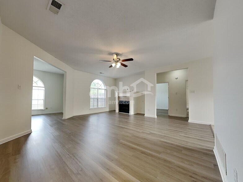 Building Photo - 7138 Arcastle Loop E