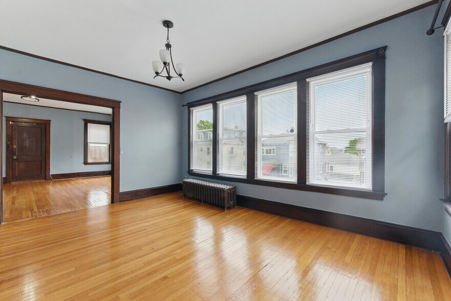 Building Photo - 466 Locust St