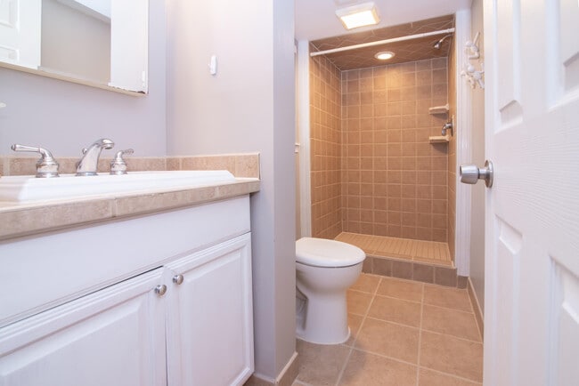 Building Photo - 40611 W 10 Mile Rd