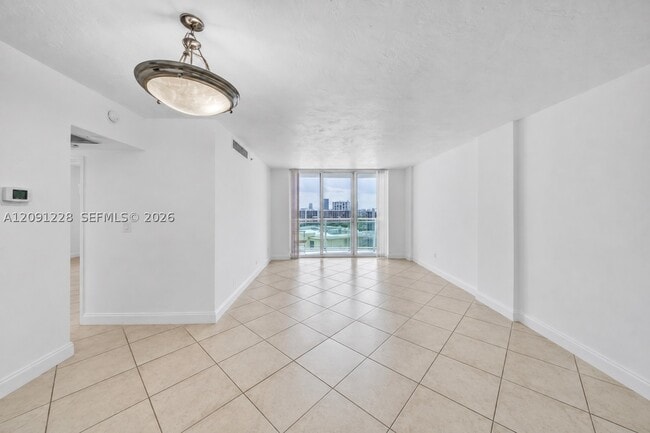 Building Photo - 3001 S Ocean Dr