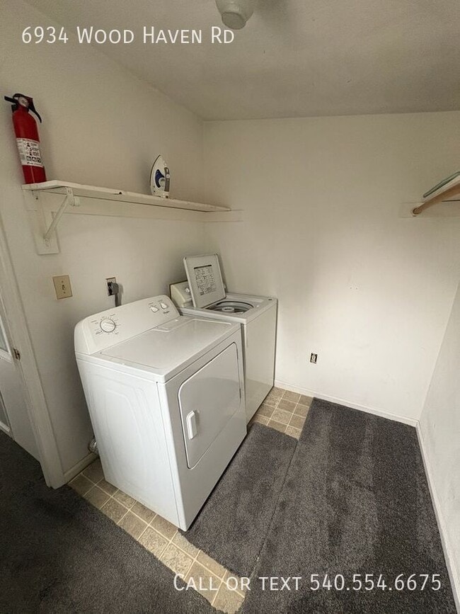 Building Photo - 6934 Wood Haven Rd