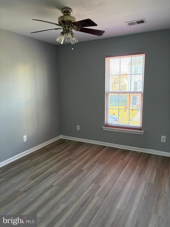 Building Photo - 46 Lisa Dr