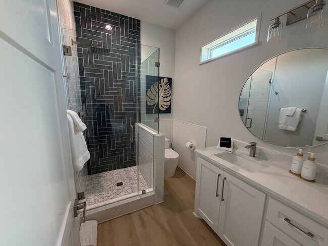 Building Photo - 867 Bowers Ln