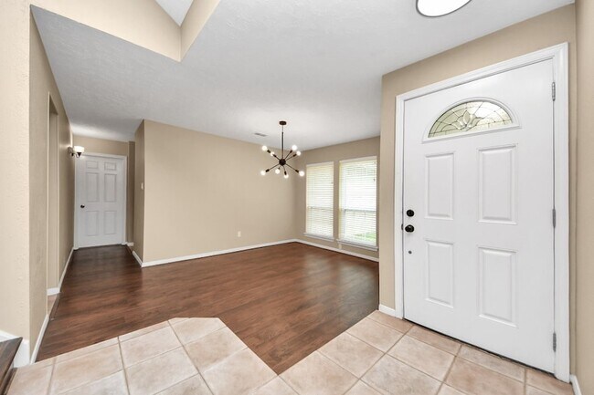 Building Photo - 3834 Carya Cir