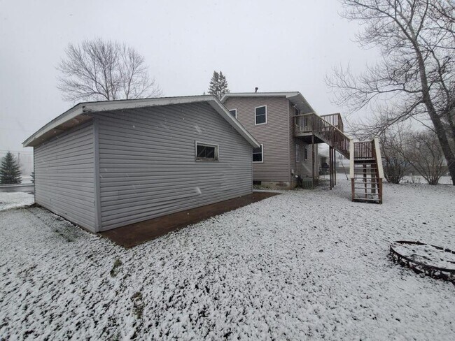 Building Photo - 11365 Stinson Ave