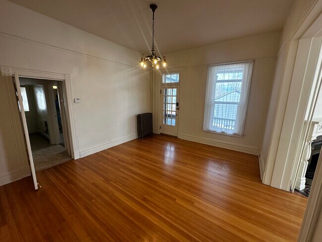 Building Photo - 428 Power St