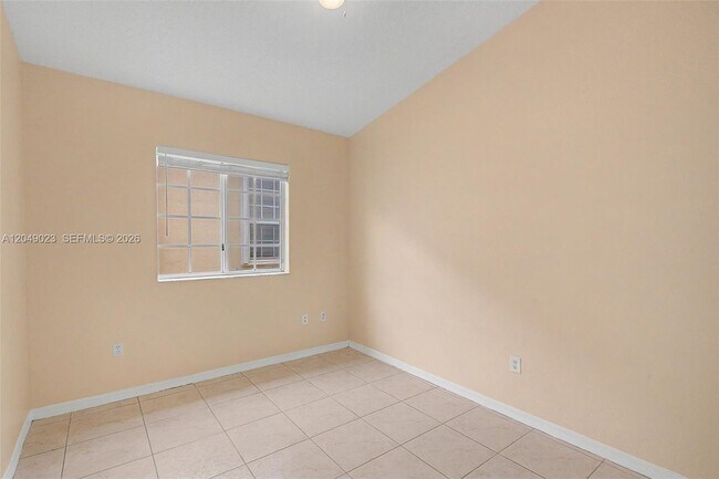Building Photo - 15339 SW 32nd Terrace