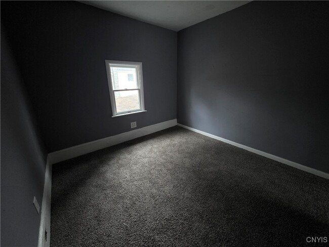 Building Photo - 137 W Schuyler St