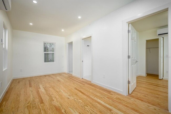 Building Photo - 1135 Drew St