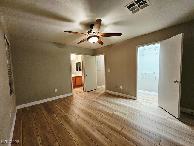 Building Photo - 3924 Sweet Pine St