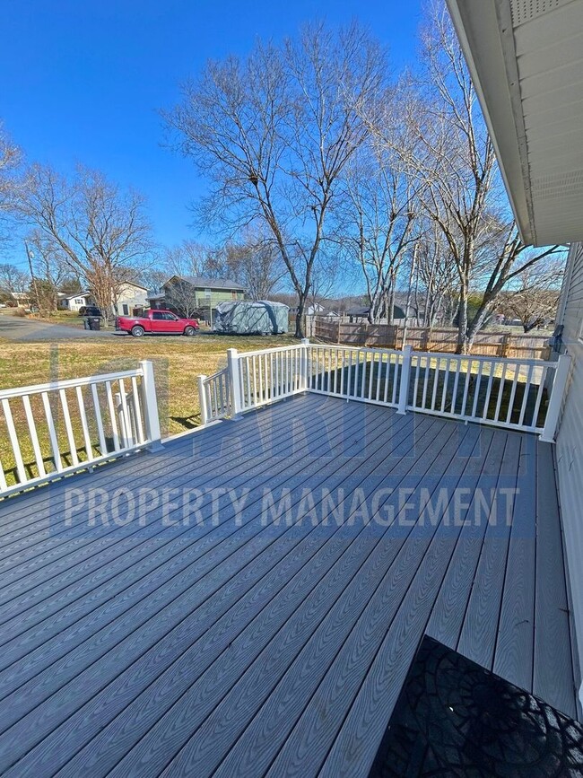 Building Photo - ***1/2 OFF 1ST MONTH'S RENT!!!***